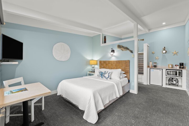 Room 10 of 19