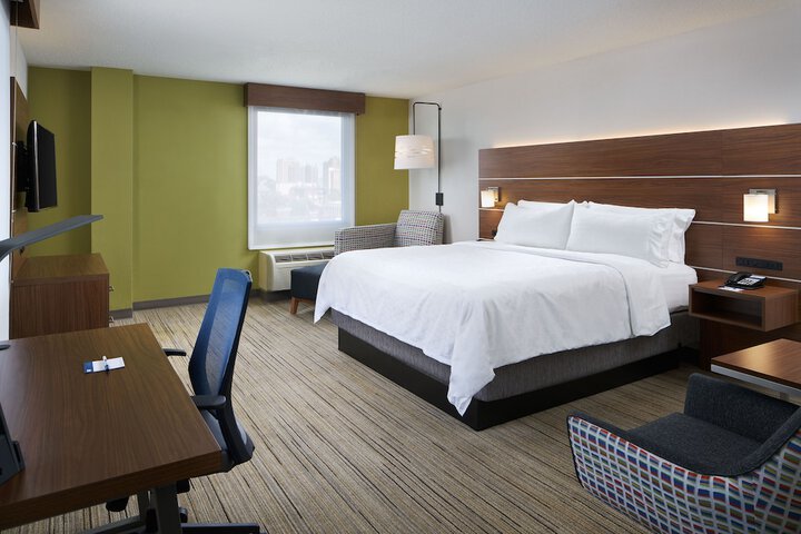 Room 19 of 39