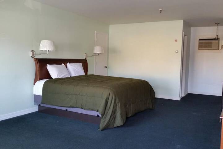Room 14 of 21