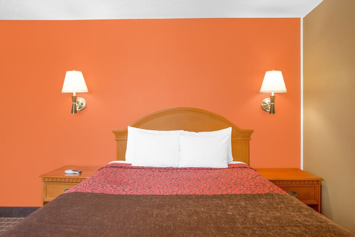 Room 16 of 19