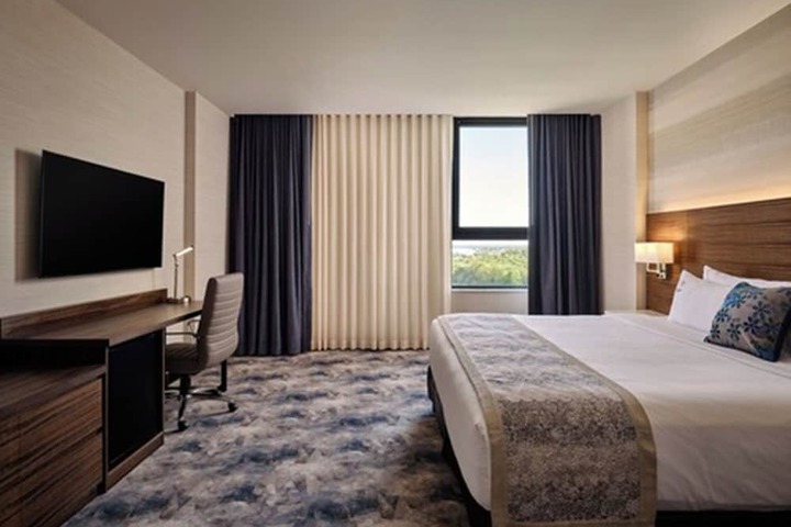 Room 15 of 52