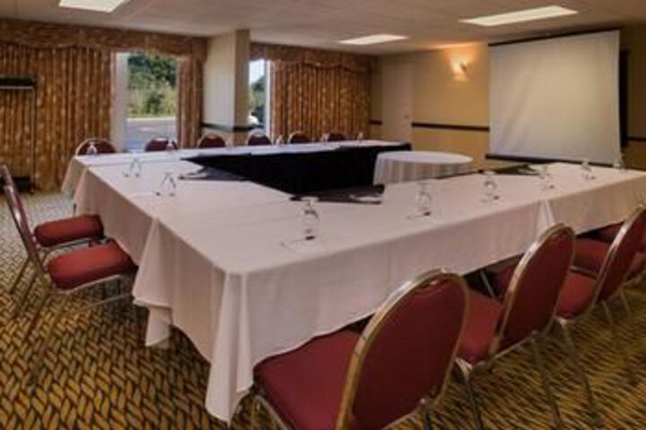 Ramada Plaza Rochester Airport
