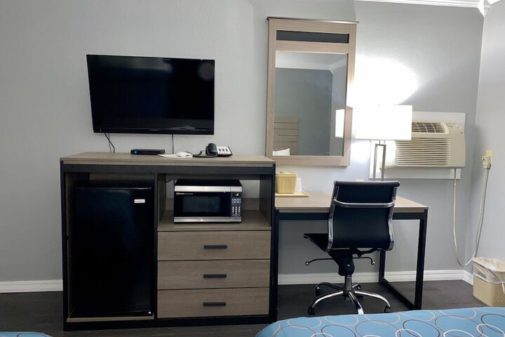 Budget Host Inn