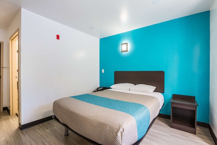 Room 25 of 31