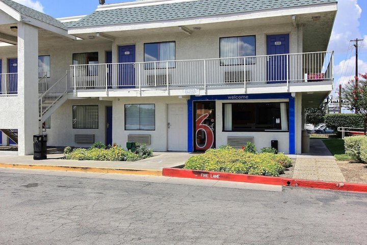 Hotel 4 of 33
