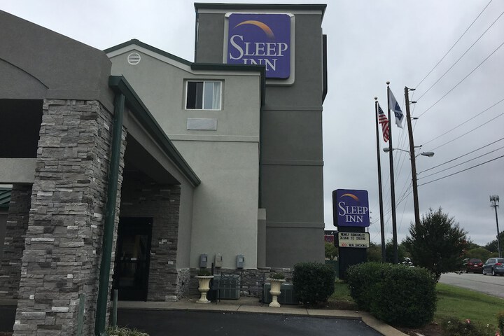 Hotel 11 of 49