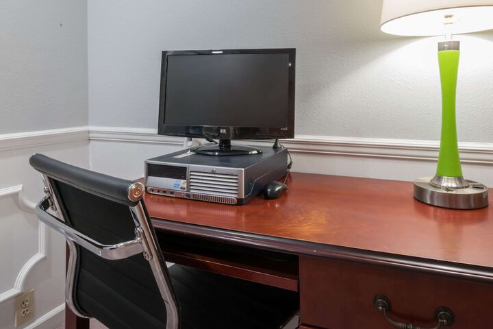 Business Center 26 of 26