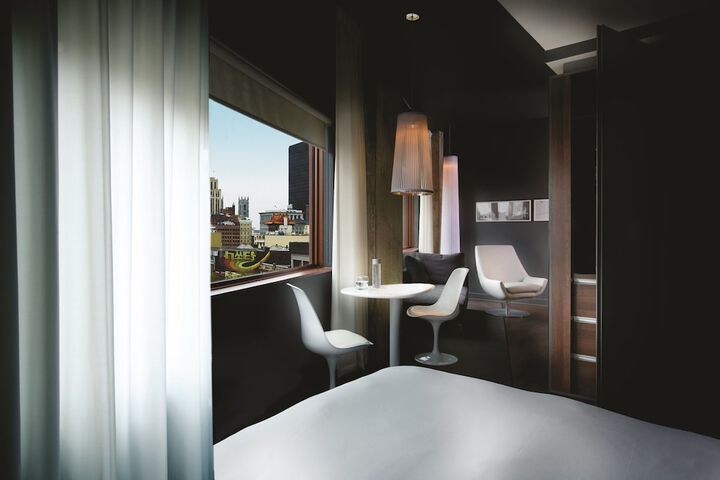 Room 16 of 45