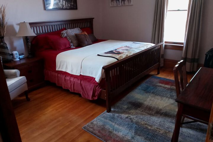 Room 33 of 42