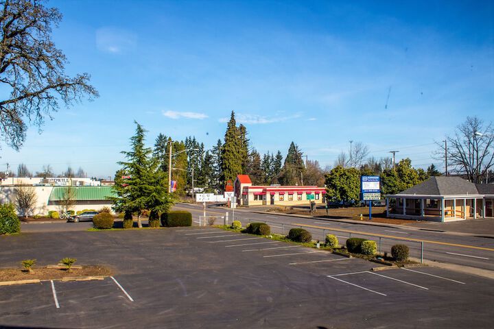 Property Grounds 21 of 21