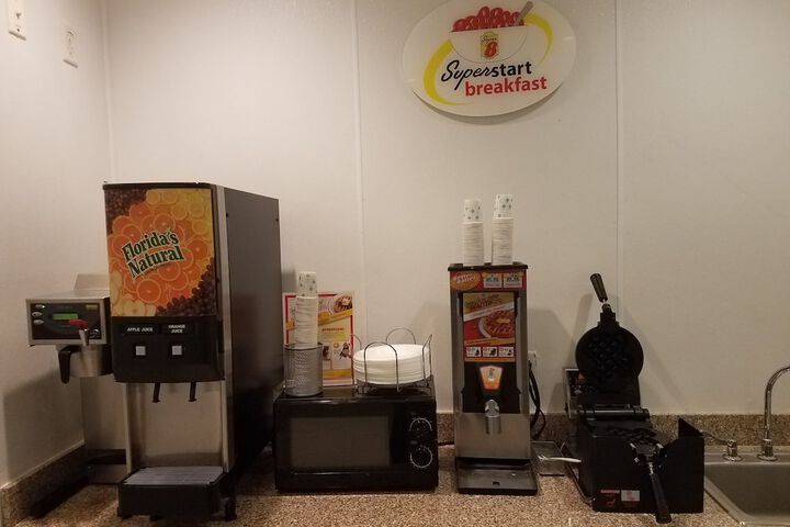 Super 8 by Wyndham Garland / Rowlett/East Dallas Area