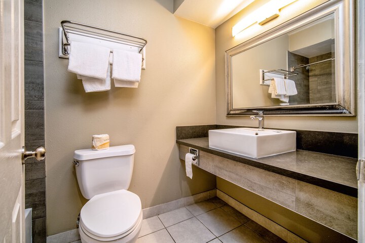 Room 8 of 25
