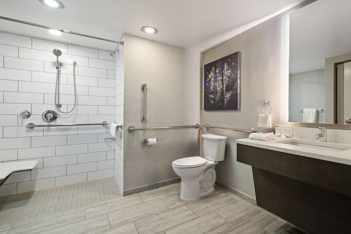 DoubleTree by Hilton Pittsburgh Airport