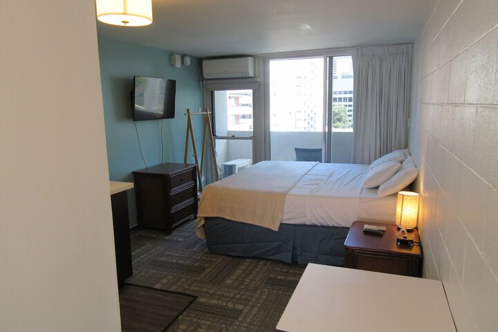 Room 7 of 11