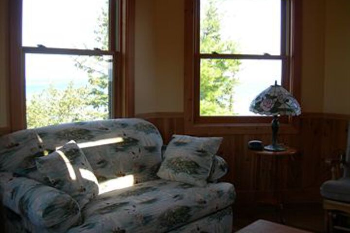 Ninemile Point Bed & Breakfast