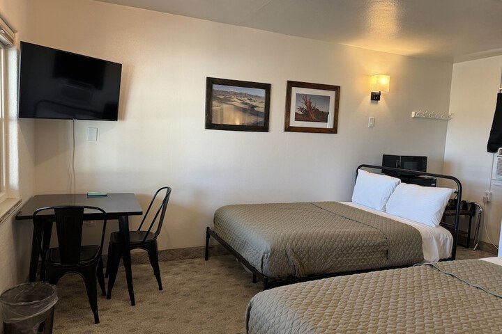 Room 6 of 16