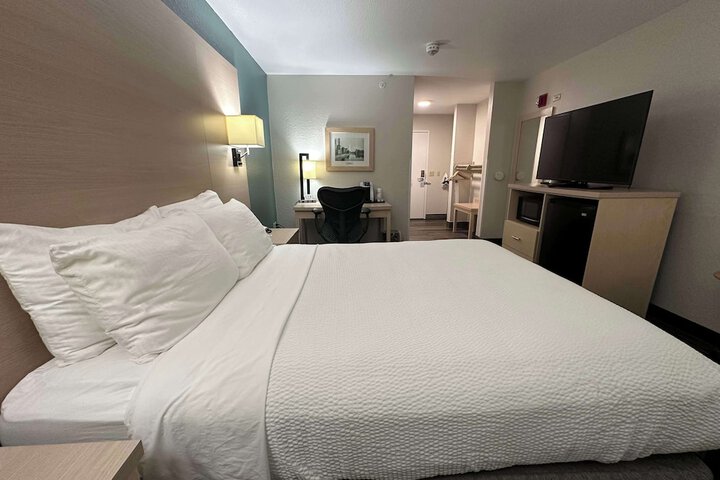 Room 15 of 21