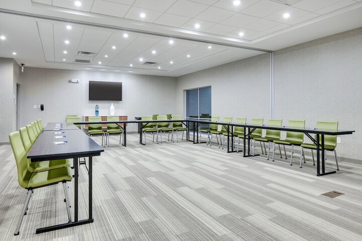 Holiday Inn Express Kermit by IHG