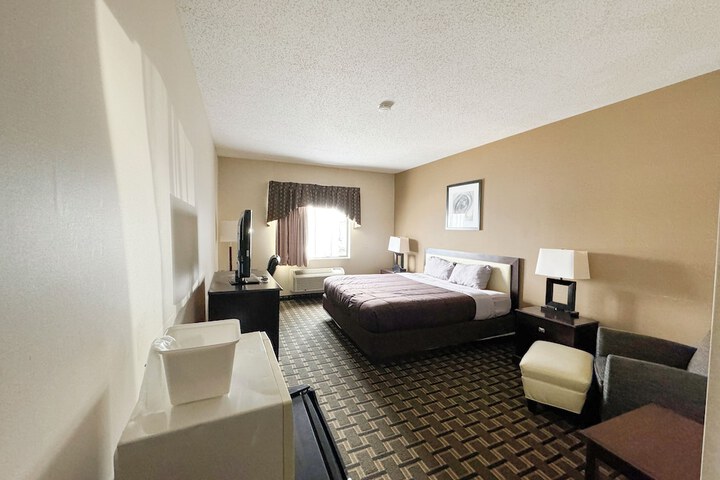 FairBridge Inn & Suites Batavia - Darien Amusement Park