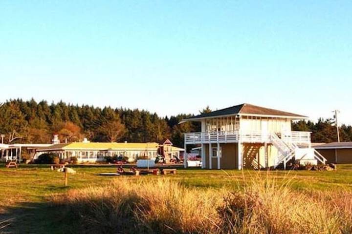 Beachwood Condos & Resort