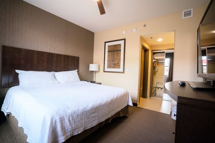 Room 70 of 118