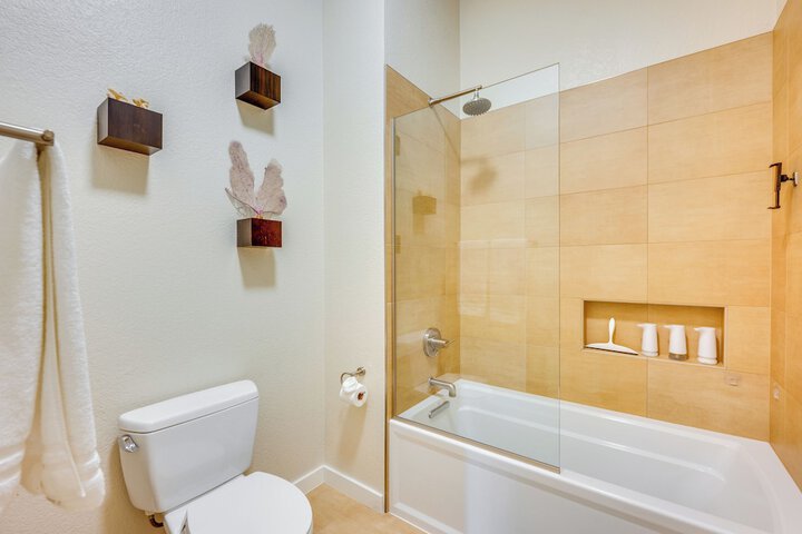 13 Mi to Dtwn Denver: Arvada Townhome w / Deck