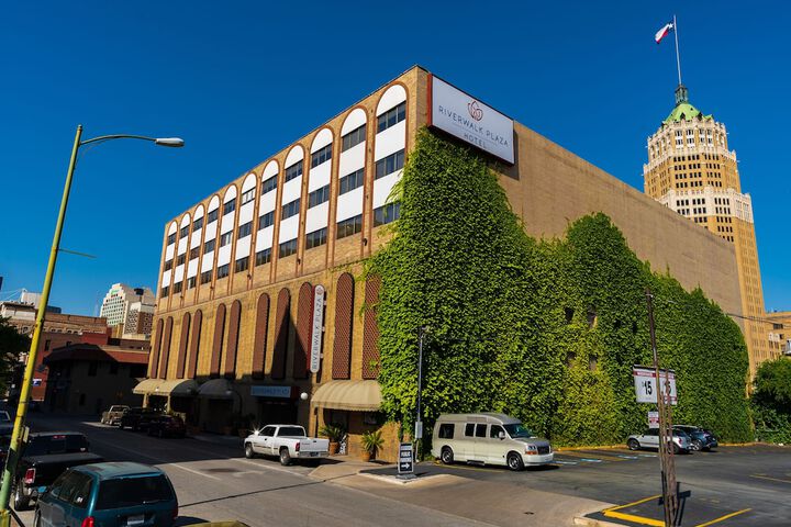 Hotel 7 of 250