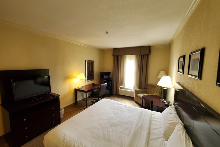 Room 16 of 23