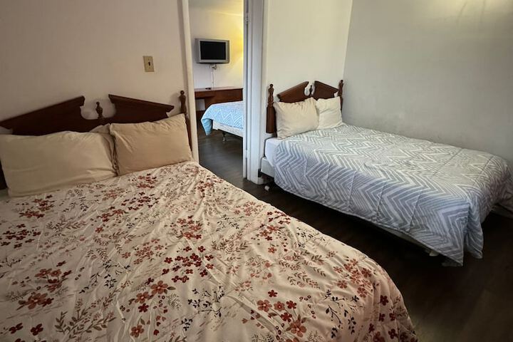 Room 8 of 43