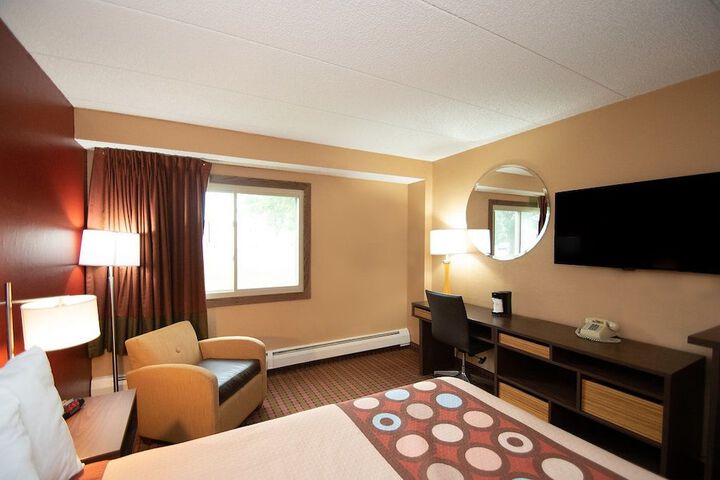 Room 27 of 35