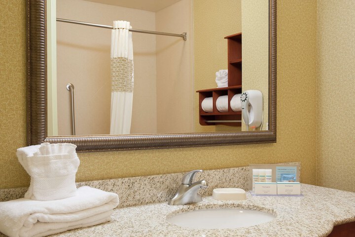 Room 32 of 51