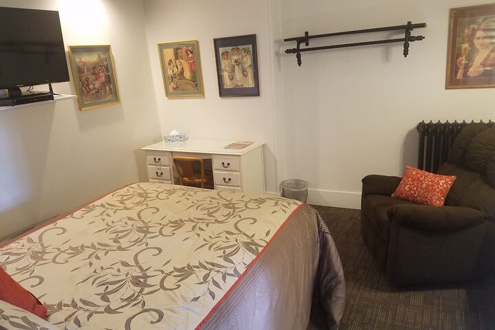 Room 13 of 17