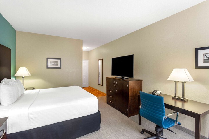 Room 25 of 35