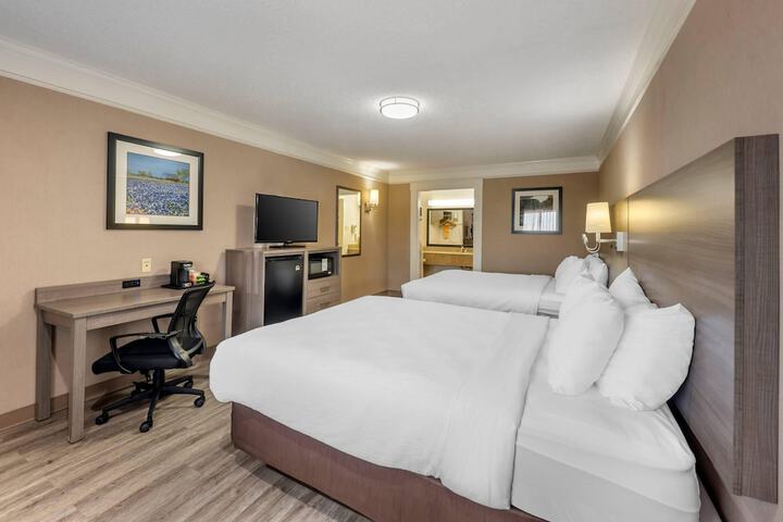 Quality Inn Near Lake Marble Falls