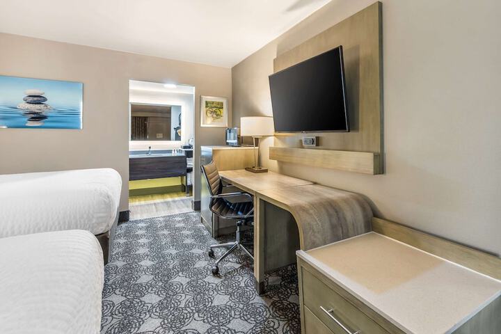 Room 21 of 80