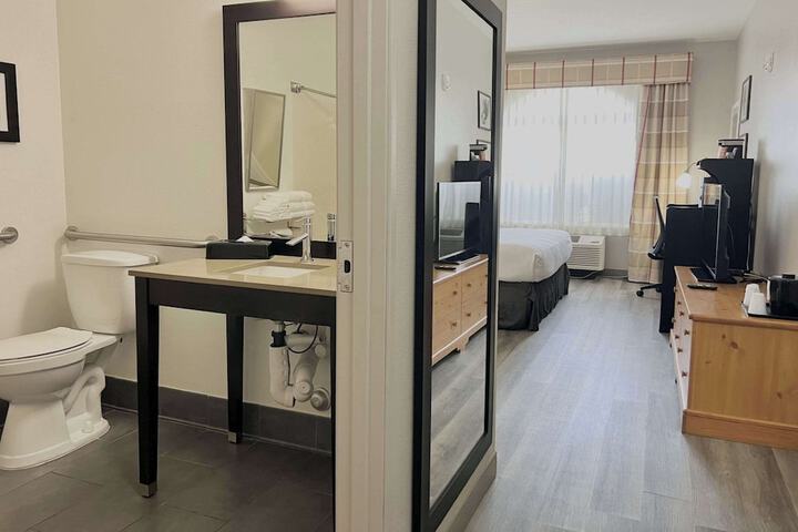 Room 17 of 46