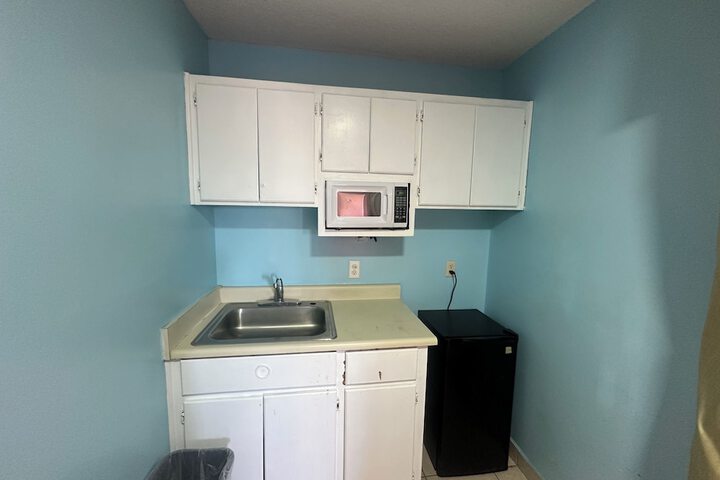 Room 11 of 41