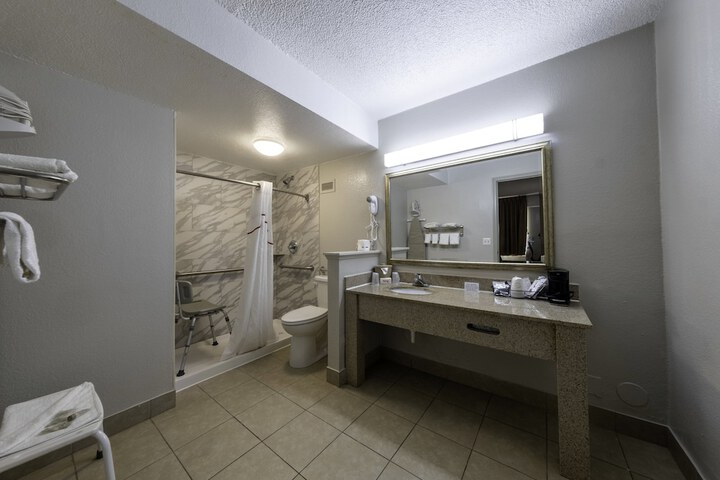 Room 15 of 31