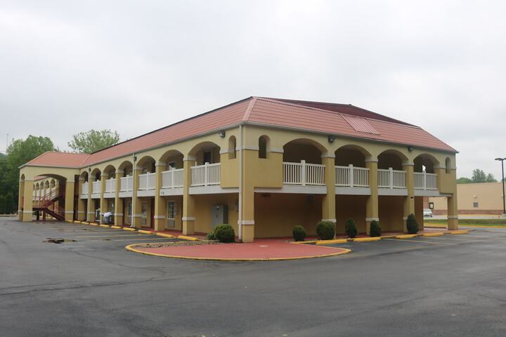 Econo Lodge Huntington - Barboursville University Area