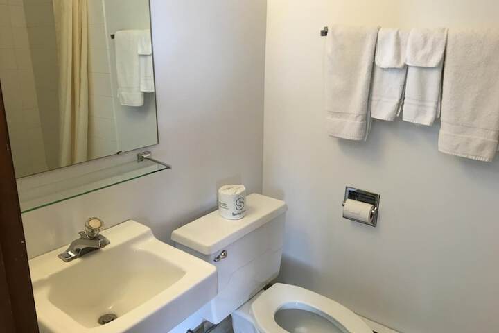Coho Motel and Suites