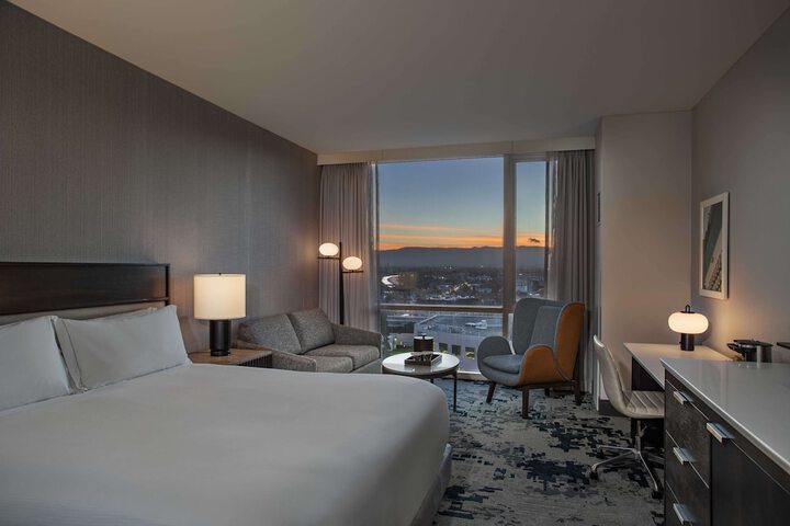 Room 52 of 84
