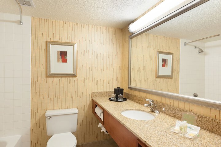 Holiday Inn Cincinnati Airport by IHG