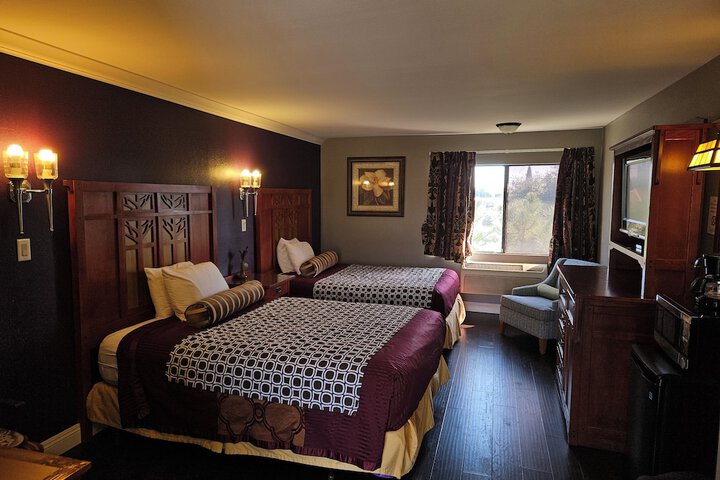 Room 34 of 40