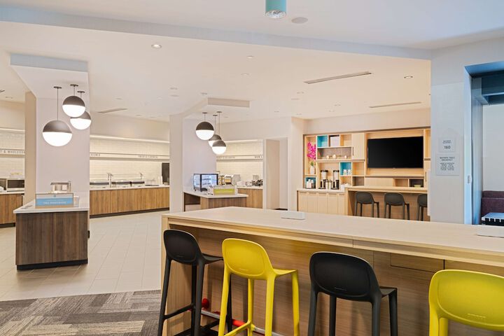 Home2 Suites by Hilton Atlanta Airport College Park