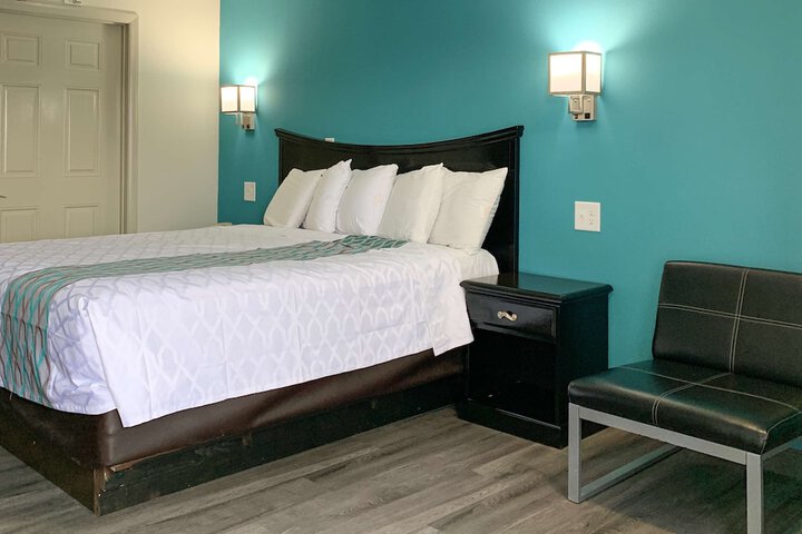 Room 13 of 35