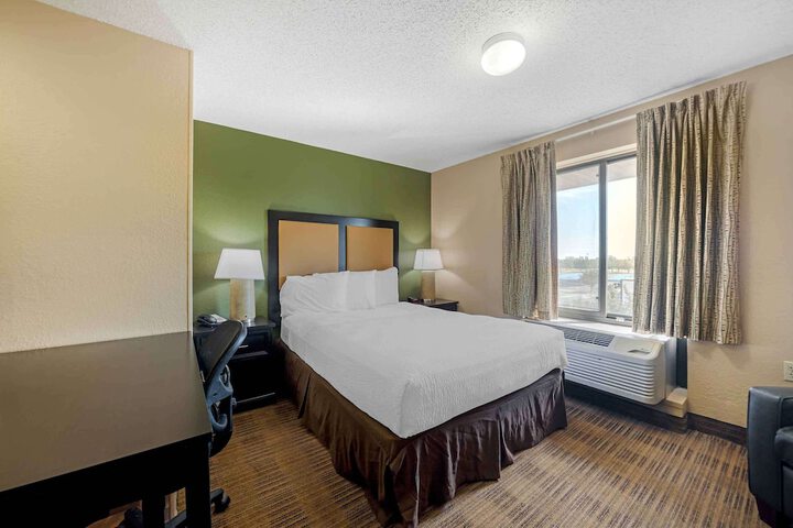 Extended Stay America Select Suites St. Louis Earth City