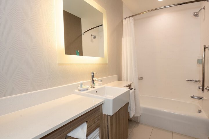 Room 15 of 23