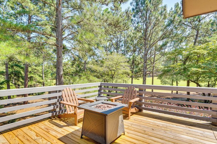 Pinehurst Home: Fire Pit BBQ + Golf Course View!