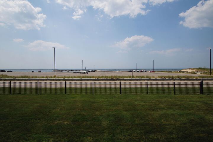 Snyders Shoreline Inn