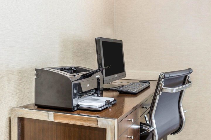 Business Center 38 of 40